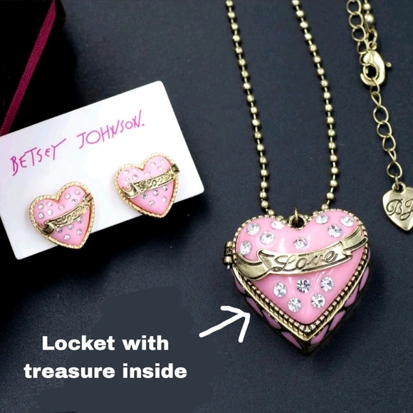 Betsey Johnson Jewelry - 2PC SET BETSEY JOHNSON PINK HEART TREASURE NECKLACE+MATCHING EARRINGS Rare